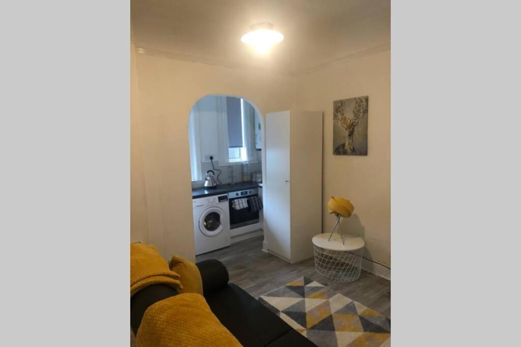One Bedroom Flat On The Banks Of Loch Lomond Alexandria Luaran gambar