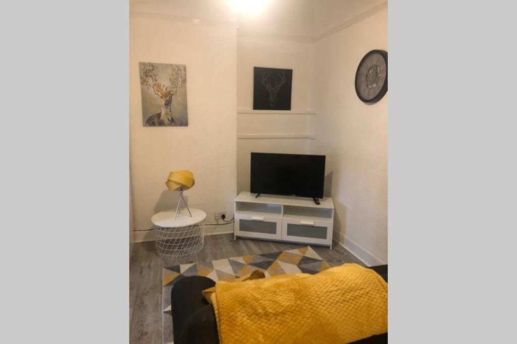 One Bedroom Flat On The Banks Of Loch Lomond Alexandria Luaran gambar